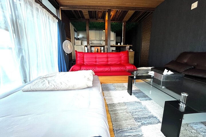 Room 15 of 172