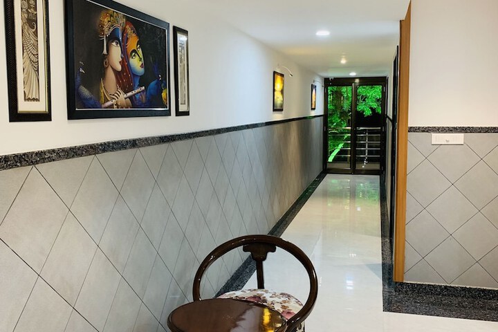 Hotel Interior 4 of 25