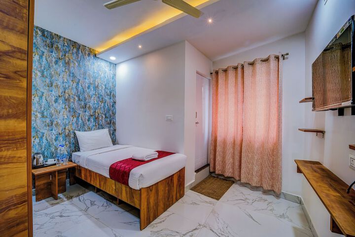 Room 10 of 31