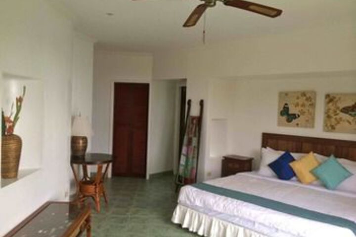 Room 13 of 23