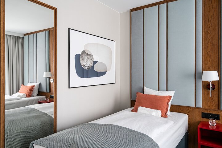 Room 15 of 26