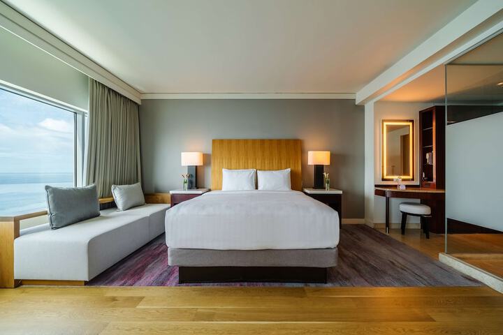 Room 10 of 81