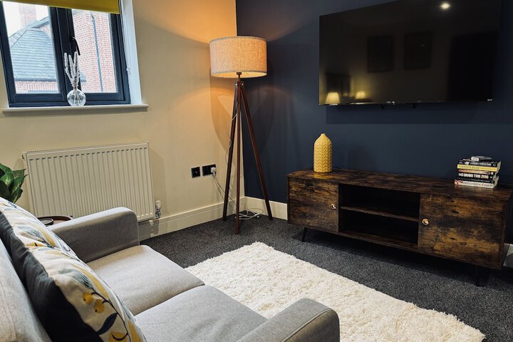 Lounge 14 of 16