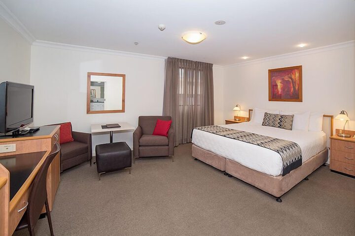 Room 2 of 6