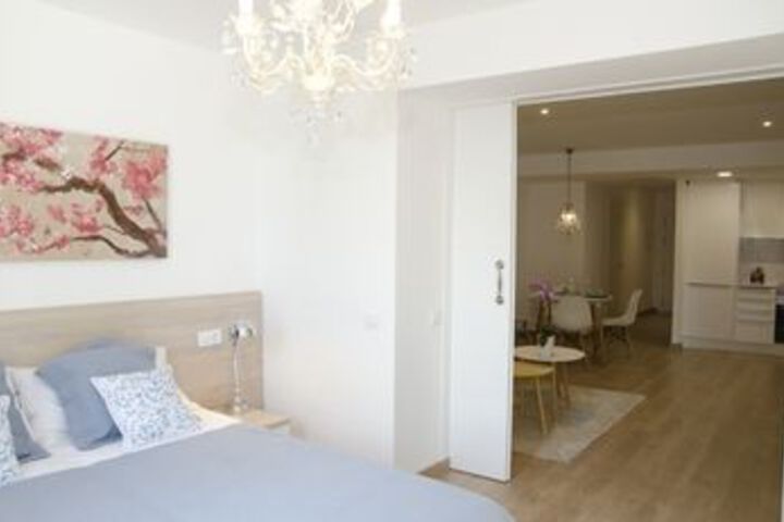Room 7 of 18