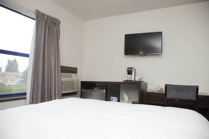 Room 6 of 40