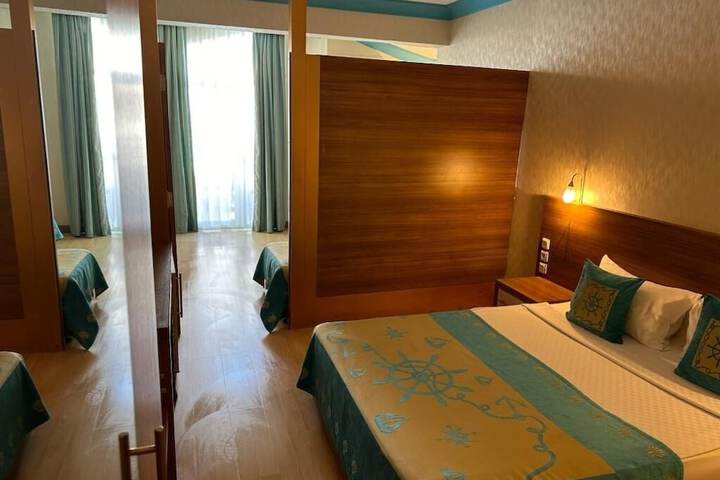 Room 18 of 81