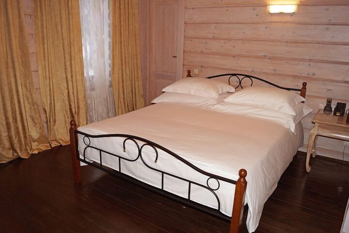 Room 15 of 76