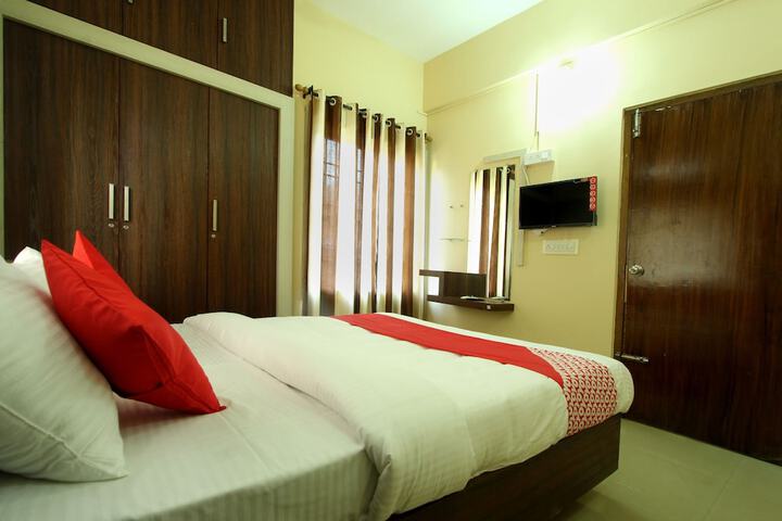 Room 10 of 18