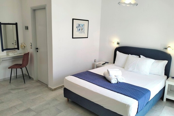 Room 13 of 38