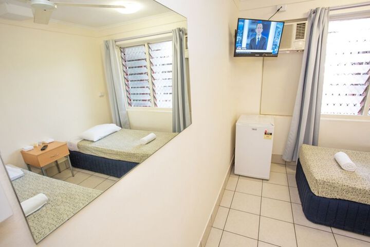 Room 12 of 33