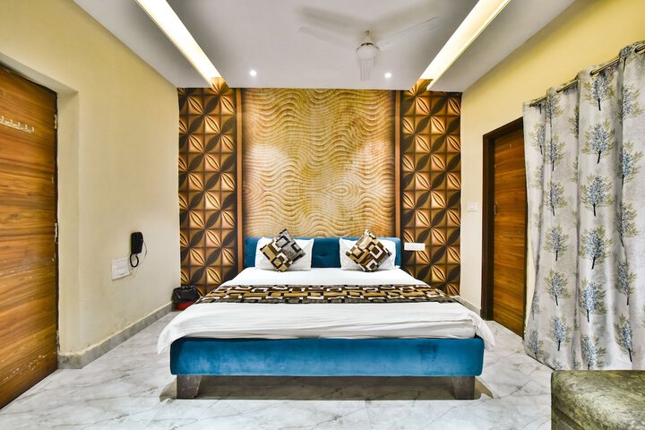 Room 18 of 24