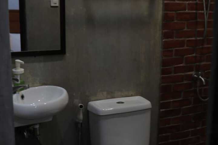 Room 24 of 42