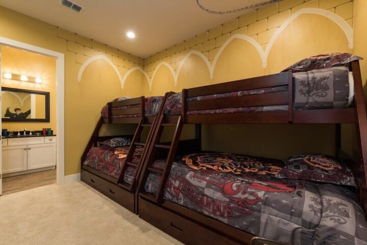 Room 13 of 149