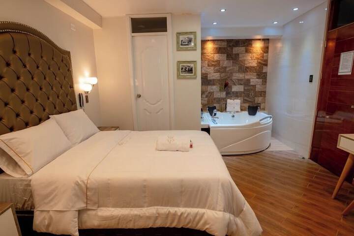 Room 7 of 10