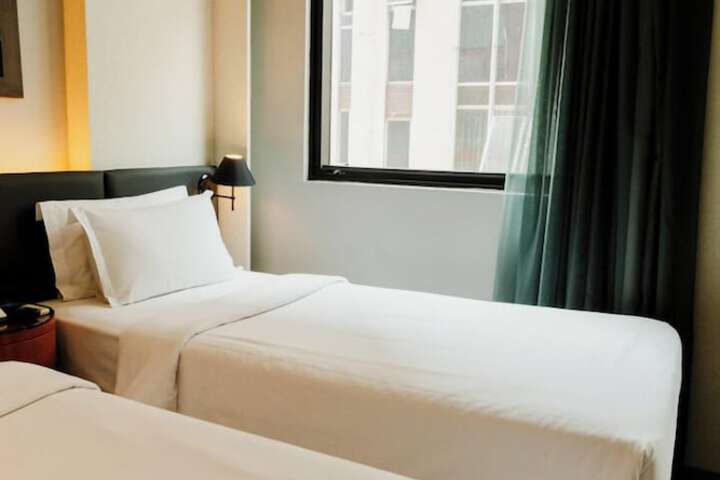 Room 38 of 174
