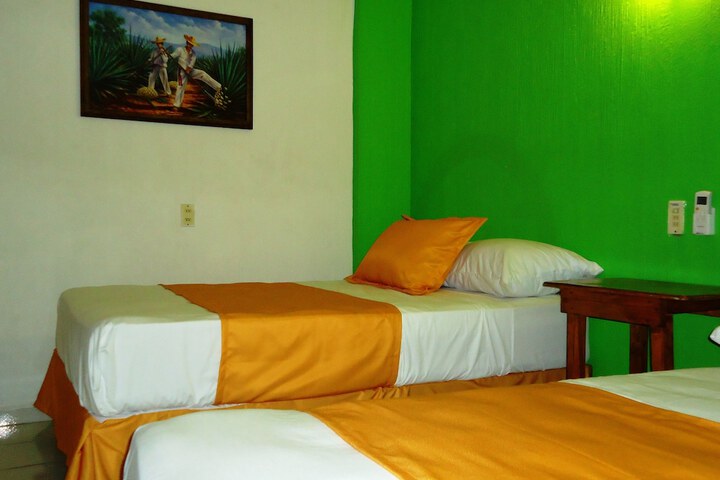Room 16 of 28