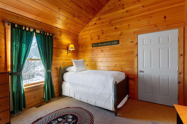 Room 20 of 77