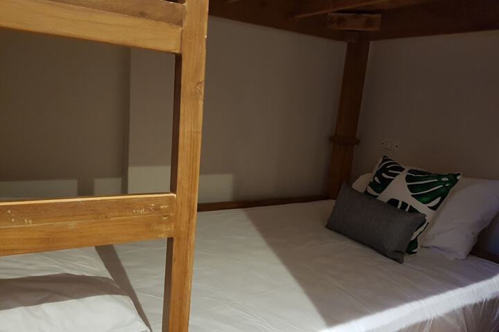 Room 18 of 159