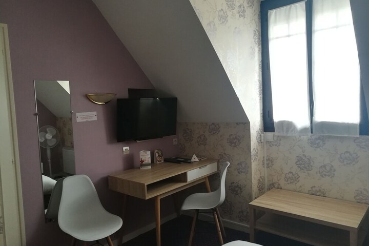 Room 7 of 40