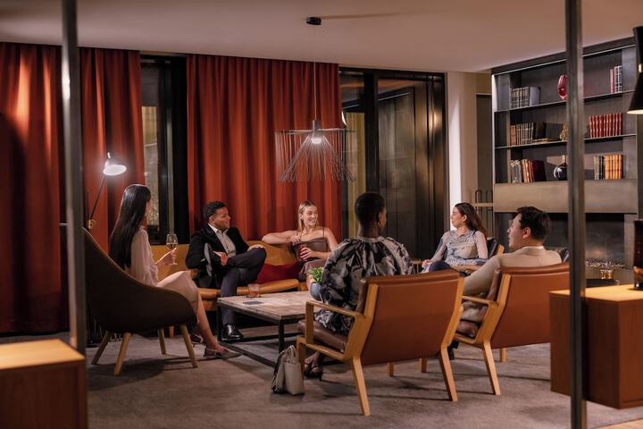Lounge 99 of 106