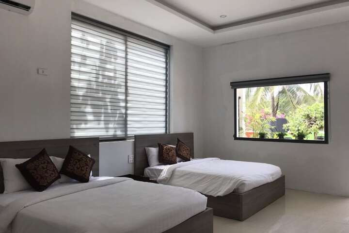 Room 12 of 14