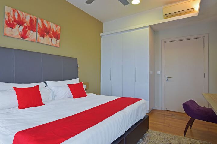 Room 16 of 138