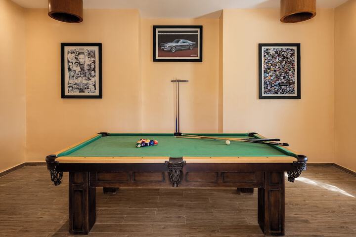 Game room