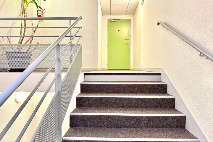 Handrails in stairways