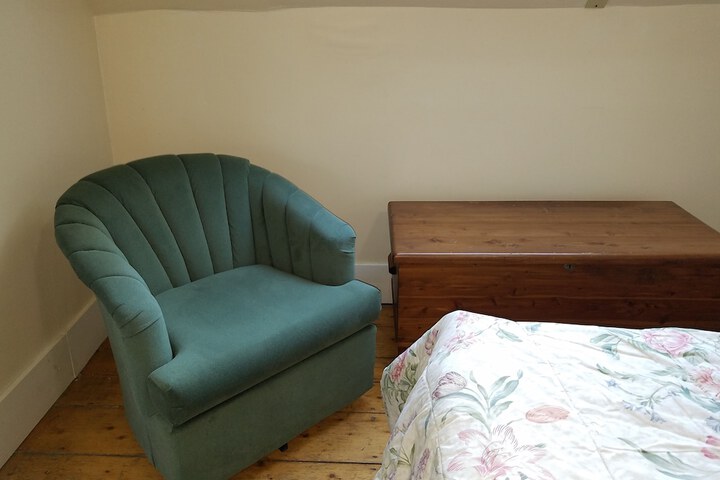 Room 10 of 43