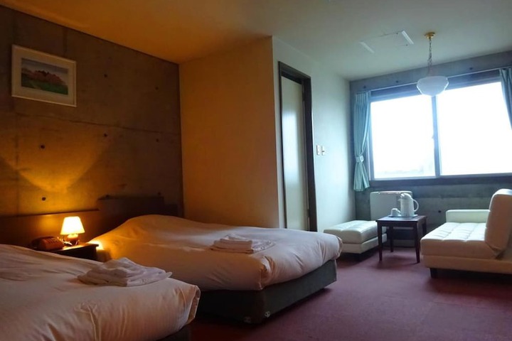 Room 5 of 50