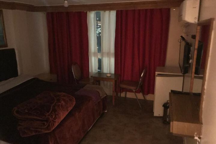 Room 5 of 40