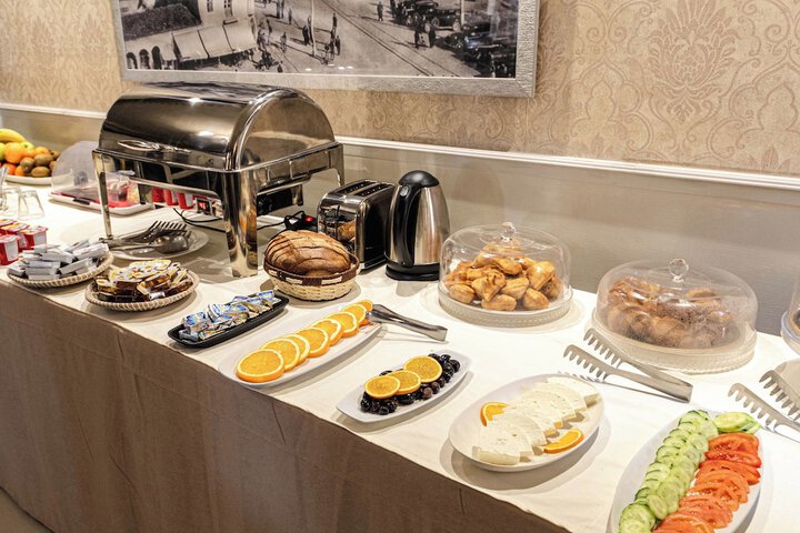 Breakfast/Coffee Service 118 of 188