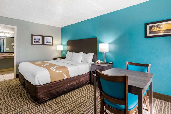 Standard | King Bed (1 of 20)