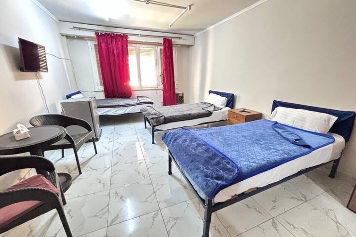 Room 7 of 11