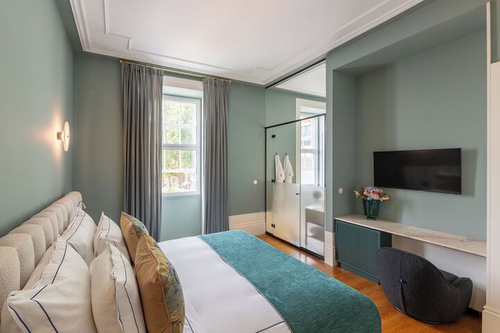 Room 42 of 57