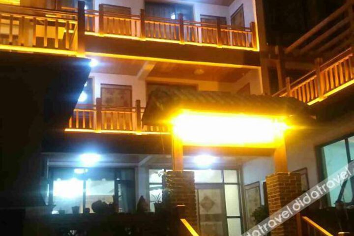 Loushi Hotel