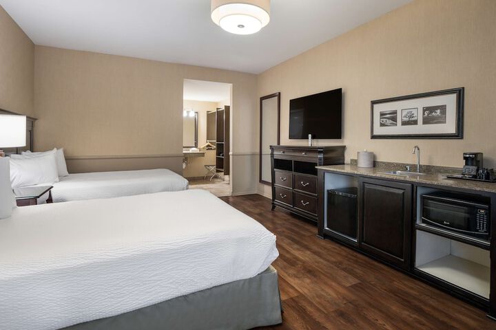 Standard 2 Double Beds Accessible (4 of 6)