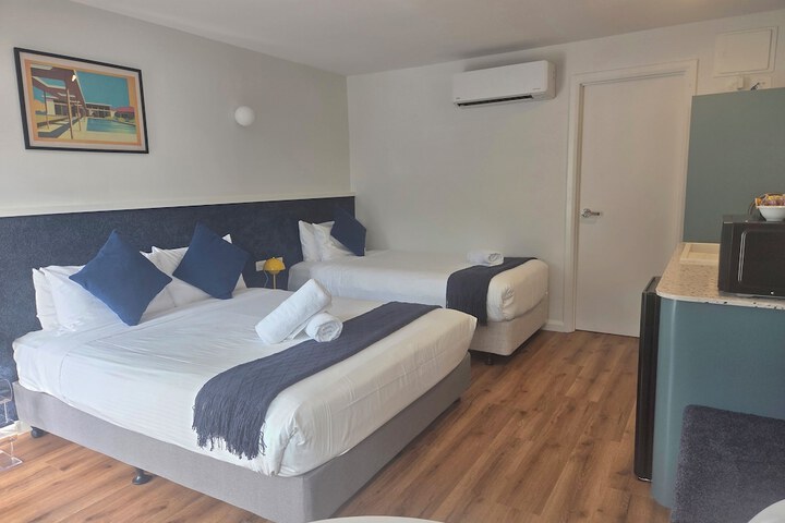 Room 43 of 69