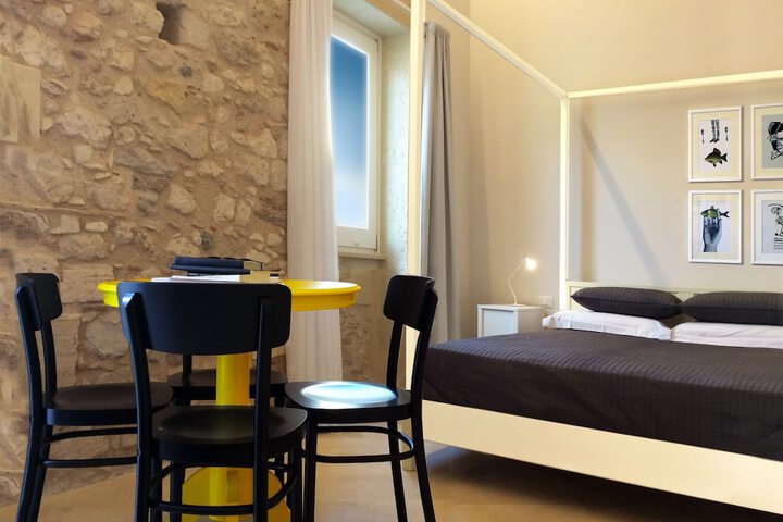 Room 14 of 71