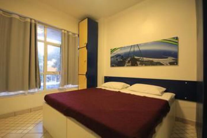 Room 11 of 22