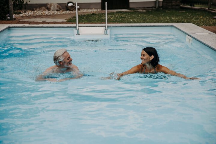 Pool 43 of 77