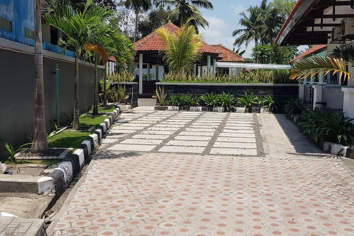 Terrace/Patio 21 of 34