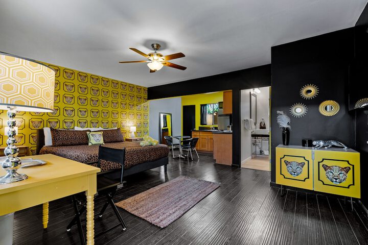 Room 4 of 34