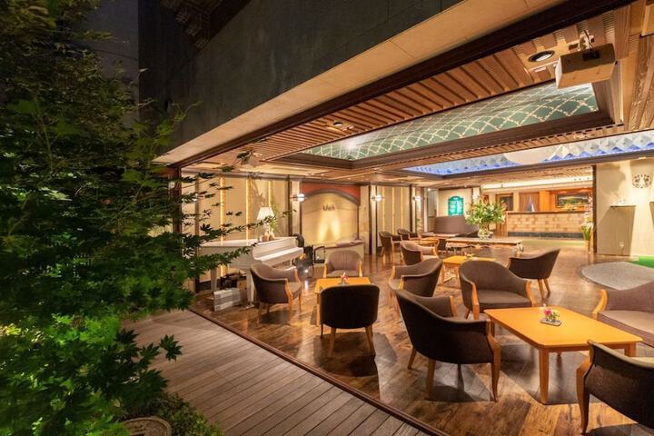 Guest Lobby