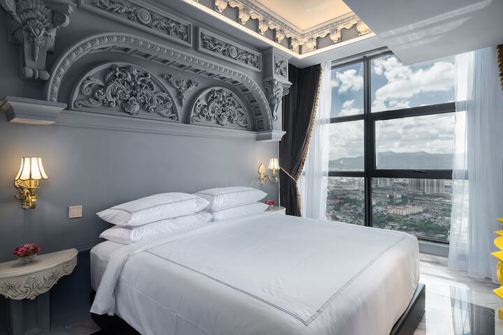 Room 46 of 195