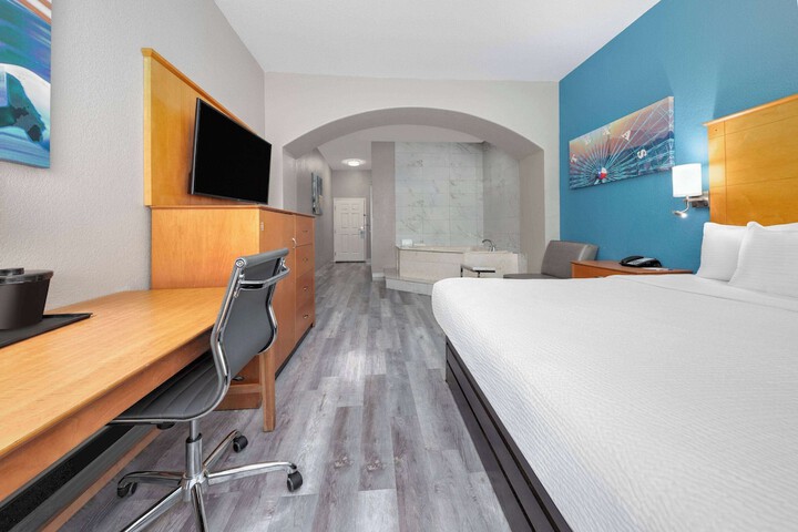 Jetted tub