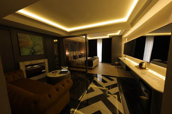 Room 22 of 76