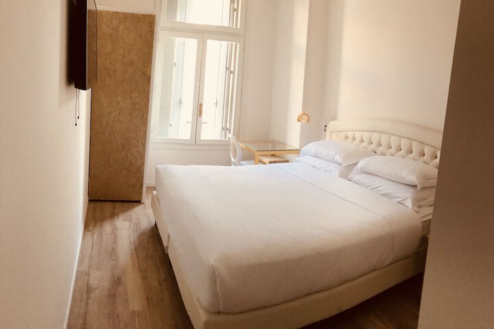 Room 4 of 43