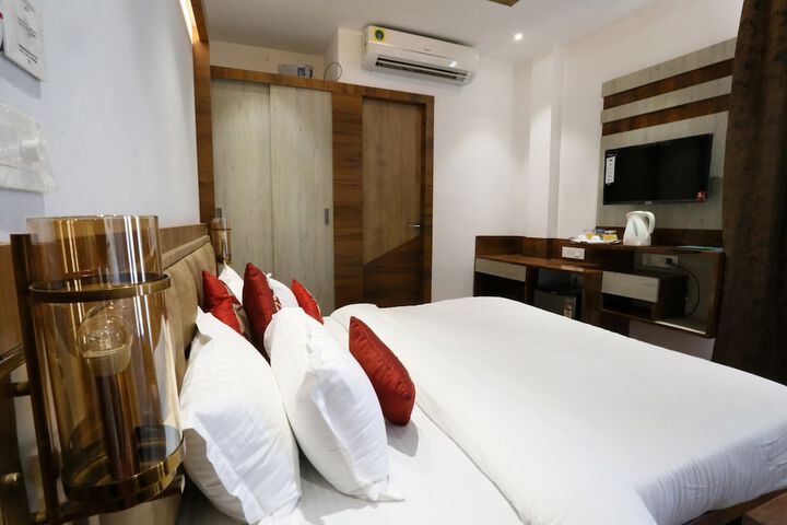Room 9 of 85